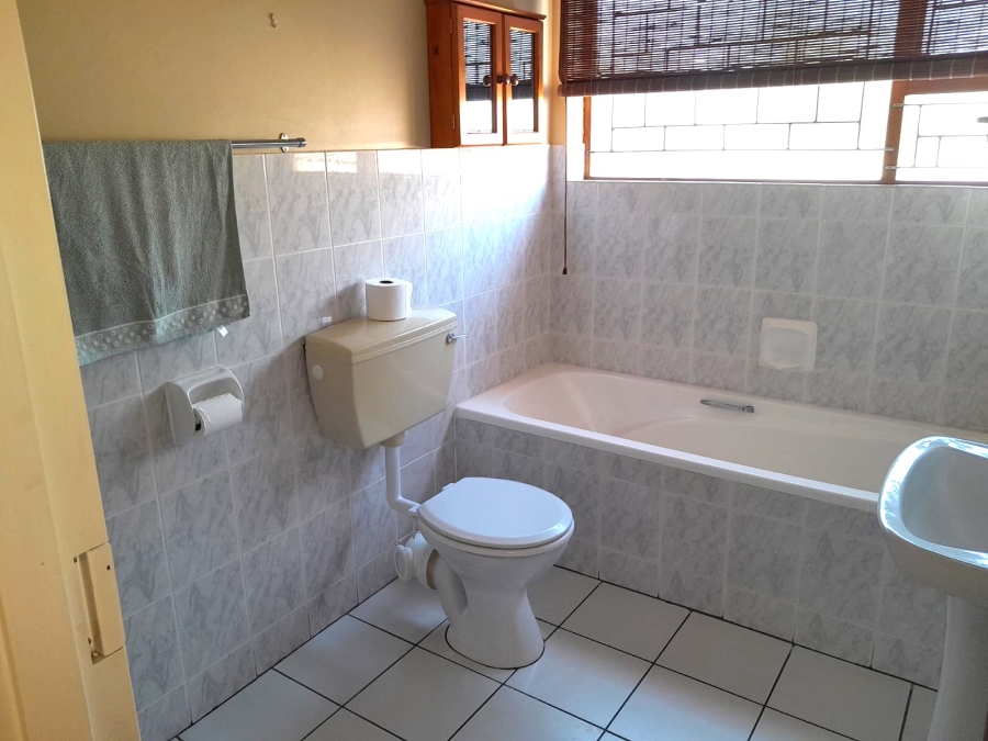 To Let 2 Bedroom Property for Rent in Strelitzia Park Eastern Cape